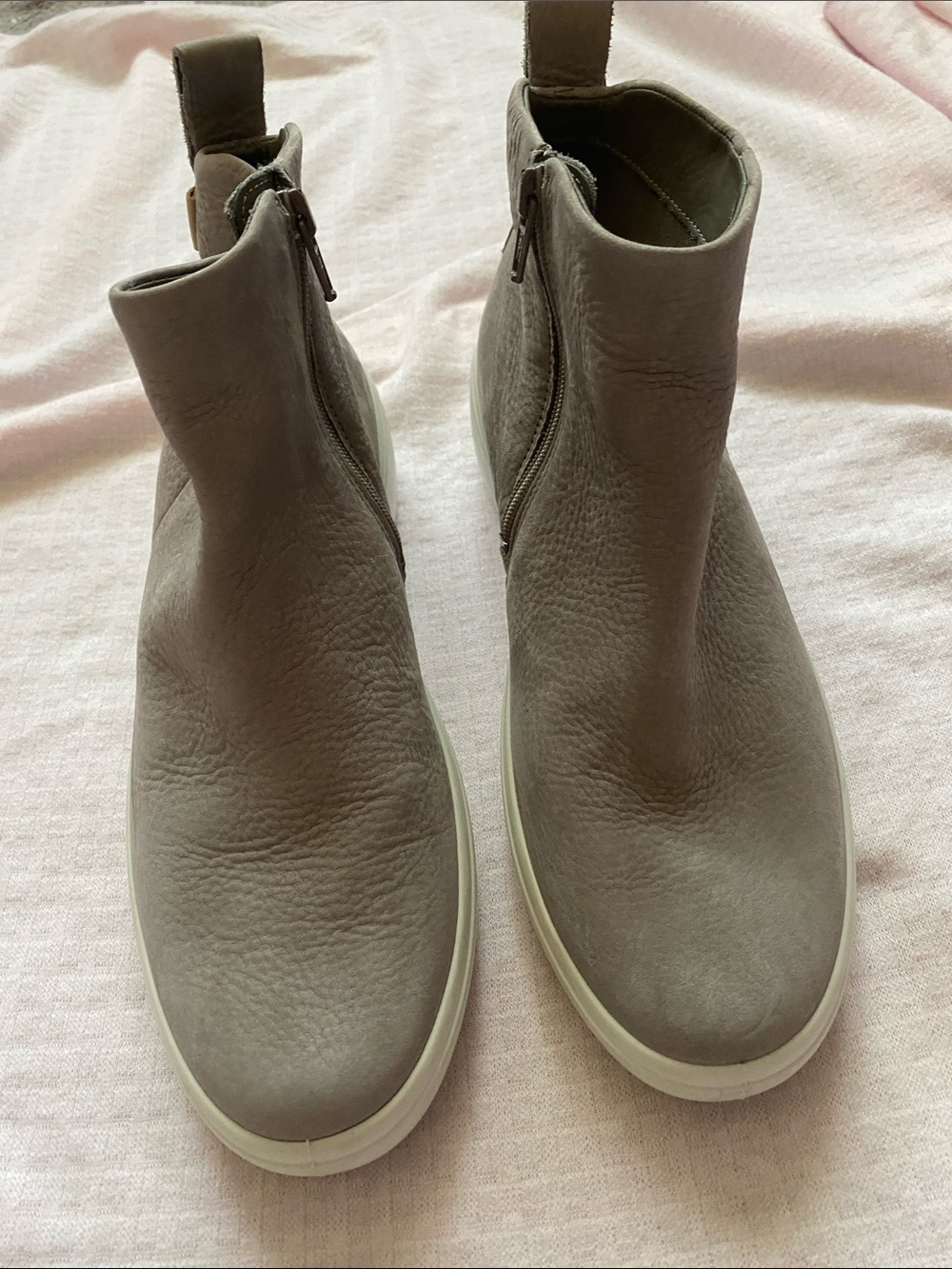 Ecco Womens Chukka Boots in Grey with White Sole